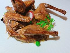 脆皮乳鸽-伙靠·江浙菜(田林路店)
