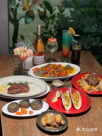 听说周末大家都去海上世界了 下午早早来到这边吹海风