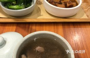 Cordyceps and Pork Leg Stew