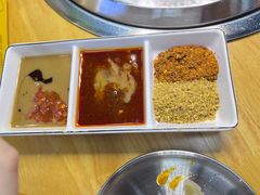 -围炉肉舍•炭烤活鳗•丹东海鲜烤肉(步行街店)