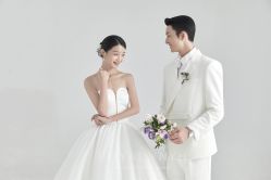 点击看大图 -挪娅婚纱摄影皇家会所