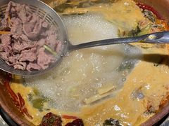 -洱火云南酸菜牛肉火锅(石景山当代商城店)