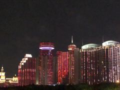 -万绿园