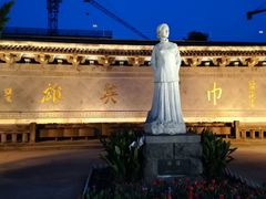 秋瑾雕塑-古轩亭口