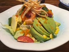 温热三文鱼果蔬沙拉-熊藏居酒屋(kkone店)