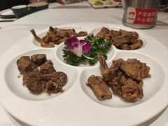 -梅利汴京烤鸭•开封豫菜地标店(东大街店)