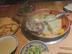 -洱火云南酸菜牛肉火锅(石景山当代商城店)