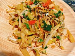 凉拌芭蕉花-蜗牛小馆醉乡民谣云南菜(惠新西里店)