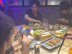 -马路牙子烧烤音乐酒馆(望京店)