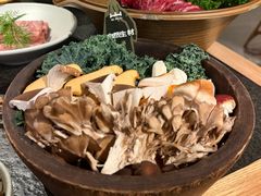 -三出山火锅(南京万象天地店)