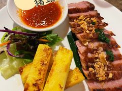 西贡炭烧烤猪颈肉配菠萝-美奈小馆·东南亚菜(福田星河COCO Park店)