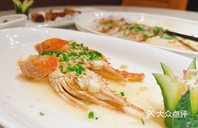 Steamed Small Lobster with Garlic