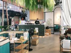 大堂-三个椰子·现砍椰子鸡(金源CBD店)