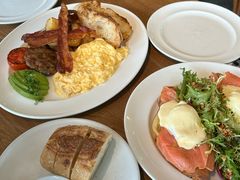 -ROAST coffee & eatery