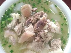 萝卜炖肘子-荣生萝卜汤饭店