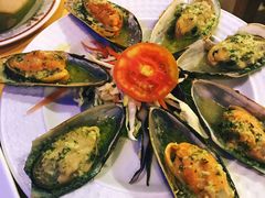 -J Daeng Seafood
