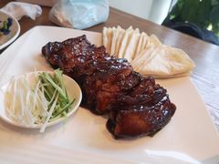 红烧土猪肉夹饼-芳草地度假酒店·野炉中餐厅