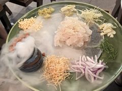 -得意咚瓜·顺德鱼生·冬瓜火锅(深圳首店)