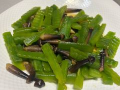 -郑庄脂渣海鲜楼(九水路店)