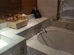 android_upload_pic-上海中航虹桥机场泊悦酒店