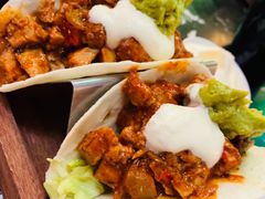 -Famous肥猫墨西哥音乐餐吧(五棵松华熙LIVE店)