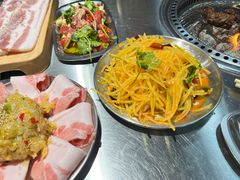 -马路牙子烧烤音乐酒馆(望京店)