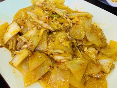 辣白菜炒土豆片-祝家饺子馆