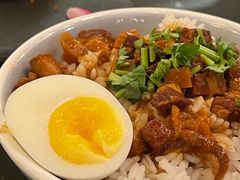温泉蛋卤肉饭-Let's Taipei 非常烘焙(太古里店)