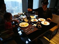 -唐拉雅秀酒店-西锦汇空中BBQ·思创餐厅
