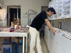 -天空之镜眼镜店蔡司依视路授权店(天通苑店)