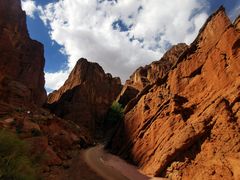 -天山神秘大峡谷