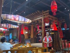 -老滇山寨•云南特色菜•地方菜•民族风情歌舞表演(金碧店)