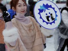 -冰纷万象滑冰场(沈阳万象城店)
