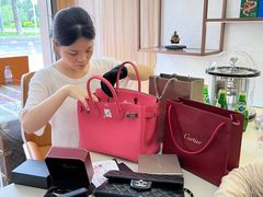 -聚云奢二手奢侈品黄金手表包包回收·中古店(三里屯总店)