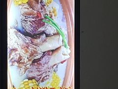 店里墙上挂着的图片-常来老白莲鹅饭店(老城店)