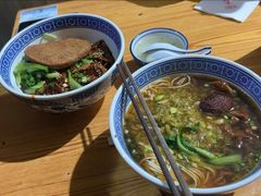 -沪西老弄堂面馆(定西路店)