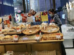 面包甜点陈列柜-西村叔叔的店·面包·甜品·蛋糕(崂山丽达店)