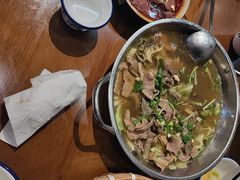 -谢老五跷脚牛肉·非遗传承店