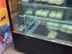 面包甜点陈列柜-莹珠阁·私房菜