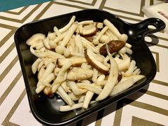 橄榄油香蒜炒珍菌-名典咖啡语茶(茂源大厦店)