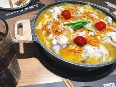 -山城外·非遗酸菜鱼(蜀都万达店)