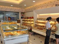 面包甜点陈列柜-罗莎蛋糕(魔法师司门口店)