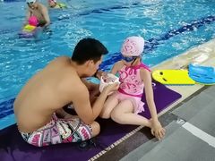 -蓝海豚游泳俱乐部(南京西路店)