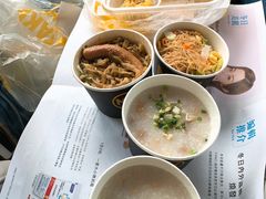 柴魚花生粥-美心mx餐厅(友邦香港大楼店)