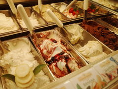 -Gelateria Dondoli