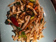 -魏铭鱼头捞饭(晋阳路店)