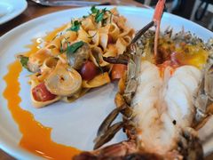 -Chom Cafe and Restaurant