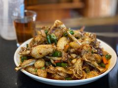 独门姜爆蛙-鸿顺老铁锅美蛙鱼府(解放碑店)