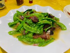 荷兰豆炒腊肠-老明馨潮汕大排档