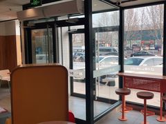 靠窗位-麦当劳(玉桥中路店)